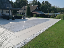 Lamellar covering of the pool.